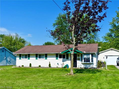 6065 Thunderbird Dr, Mentor On The Lake, OH 44060 photo 2