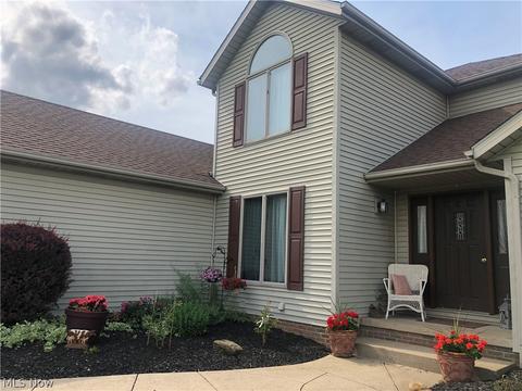 6735 Thicket St NW, Canton, OH 44708 photo 2