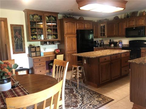 6735 Thicket St NW, Canton, OH 44708 photo 16