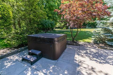 374 E Ridgewood Dr, Seven Hills, OH 44131 photo 35