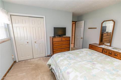 374 E Ridgewood Dr, Seven Hills, OH 44131 photo 21