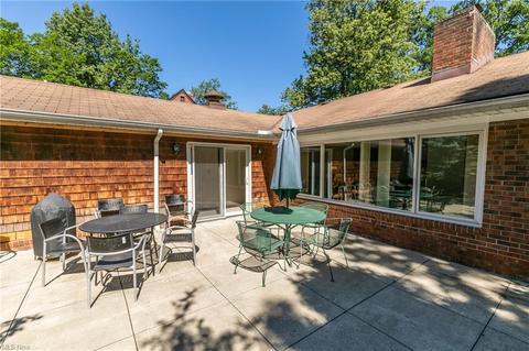 374 E Ridgewood Dr, Seven Hills, OH 44131 photo 32