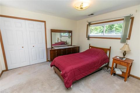 374 E Ridgewood Dr, Seven Hills, OH 44131 photo 20