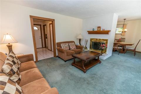 374 E Ridgewood Dr, Seven Hills, OH 44131 photo 4