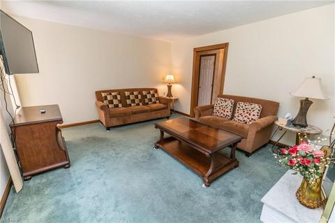 374 E Ridgewood Dr, Seven Hills, OH 44131 photo 5
