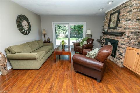 607 Perham Dr, Berea, OH 44017 photo 6