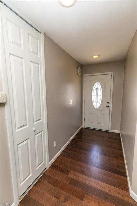 607 Perham Dr, Berea, OH 44017 photo 2