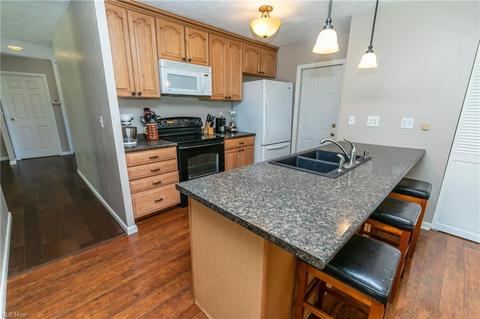 607 Perham Dr, Berea, OH 44017 photo 9