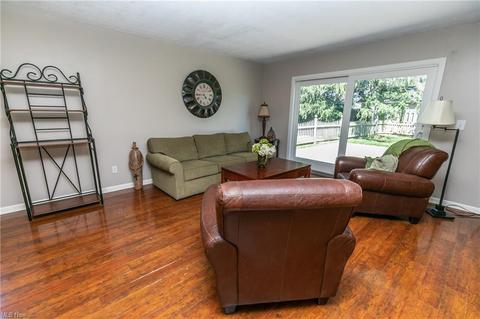 607 Perham Dr, Berea, OH 44017 photo 5