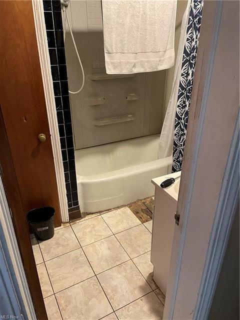 2926 Commonwealth Dr, Parma, OH 44134 photo 7