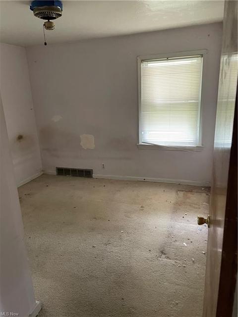 2926 Commonwealth Dr, Parma, OH 44134 photo 4