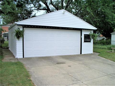 24500 Devoe Ave, Euclid, OH 44123 photo 4
