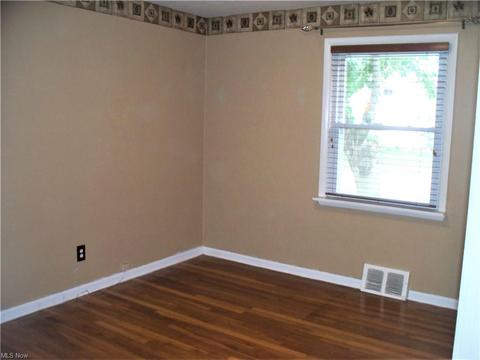 24500 Devoe Ave, Euclid, OH 44123 photo 17