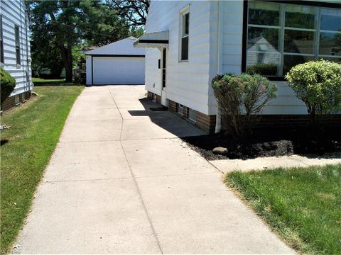 24500 Devoe Ave, Euclid, OH 44123 photo 3
