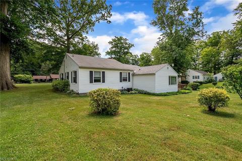 6241 Forest Dr, Ashtabula, OH 44004 photo 9