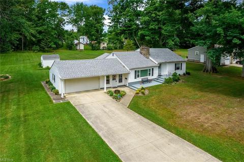 6241 Forest Dr, Ashtabula, OH 44004 photo 4