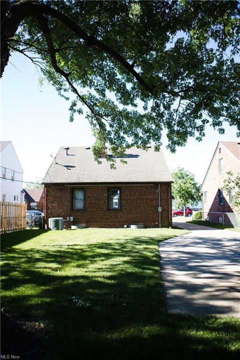 6703 Ackley Rd, Parma, OH 44129 photo 26