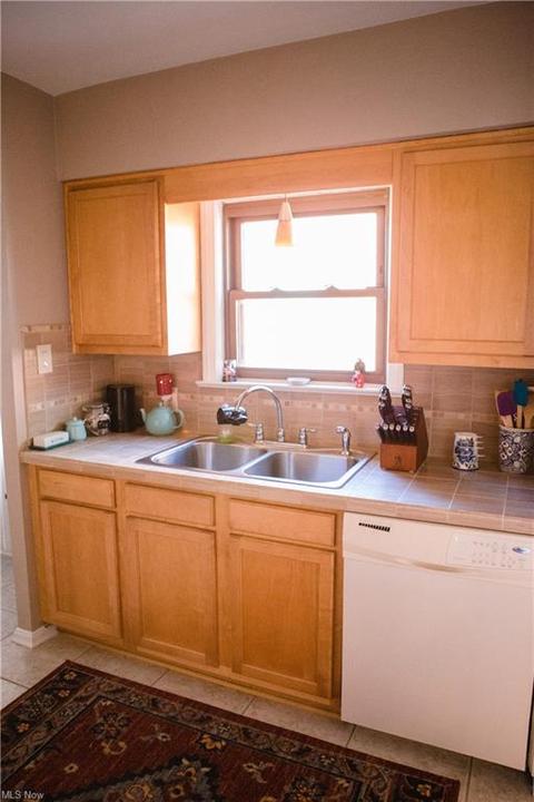 6703 Ackley Rd, Parma, OH 44129 photo 7