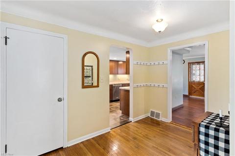 386 E 271st St, Euclid, OH 44132 photo 6