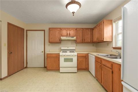 1617 E 36th St, Lorain, OH 44055 photo 14