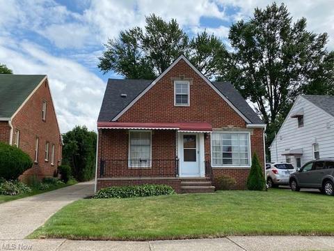 8111 Essen Ave, Parma, OH 44129 photo 1