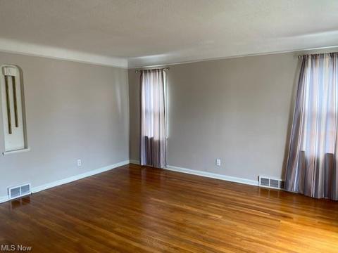 8111 Essen Ave, Parma, OH 44129 photo 3