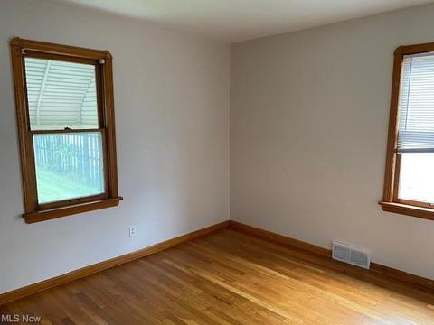 8111 Essen Ave, Parma, OH 44129 photo 11