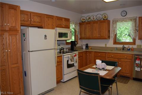 35 Taylor Rd, Barberton, OH 44203 photo 11