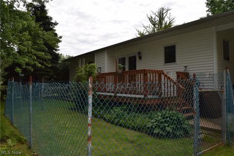 35 Taylor Rd, Barberton, OH 44203 photo 4