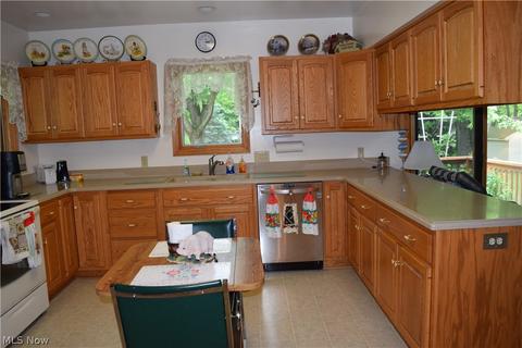 35 Taylor Rd, Barberton, OH 44203 photo 12