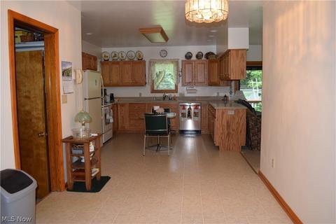 35 Taylor Rd, Barberton, OH 44203 photo 15