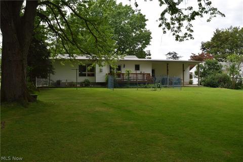 35 Taylor Rd, Barberton, OH 44203 photo 3