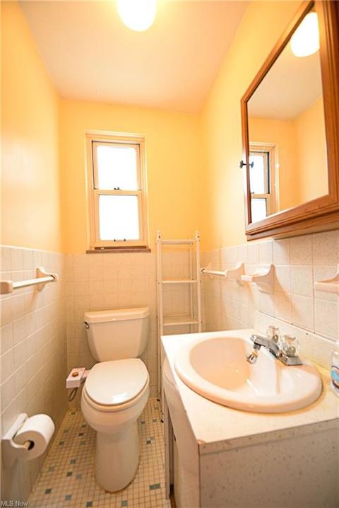 1651 E 276th St, Euclid, OH 44132 photo 16