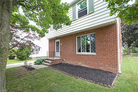 1651 E 276th St, Euclid, OH 44132 photo 2