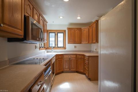 154 Berkley Rd, Elyria, OH 44035 photo 9