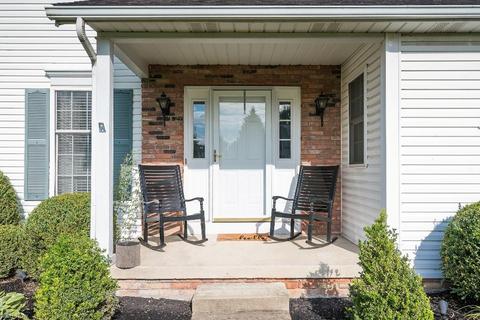 430 Normandy Ct, Aurora, OH 44202 photo 2