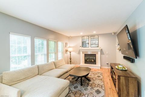 430 Normandy Ct, Aurora, OH 44202 photo 6