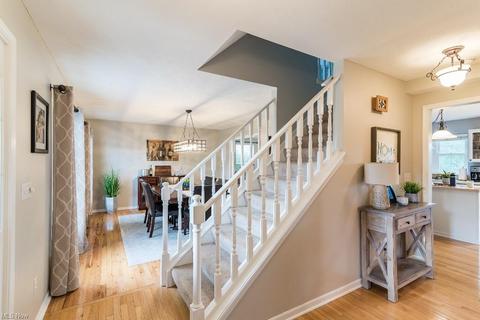 430 Normandy Ct, Aurora, OH 44202 photo 3