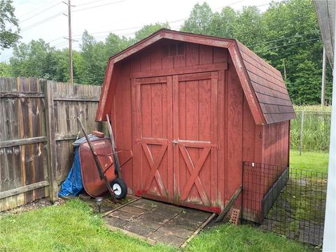 960 Wilder Ave, Elyria, OH 44035 photo 3