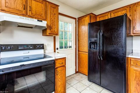 137 Wynn Ave, Elyria, OH 44035 photo 17