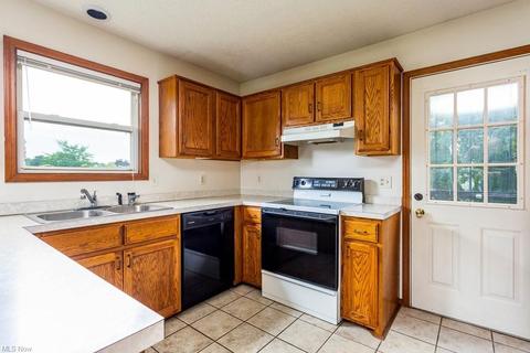 137 Wynn Ave, Elyria, OH 44035 photo 14
