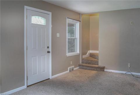 386 Creed St, Struthers, OH 44471 photo 4