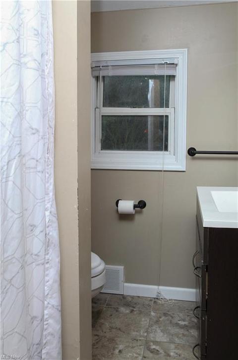 386 Creed St, Struthers, OH 44471 photo 8