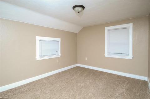 386 Creed St, Struthers, OH 44471 photo 10