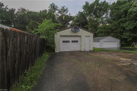 386 Creed St, Struthers, OH 44471 photo 12