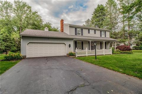 2735 Gingertree Dr, Ashtabula, OH 44004 photo 2
