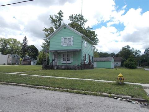 732 W 58th St, Ashtabula, OH 44004 photo 2