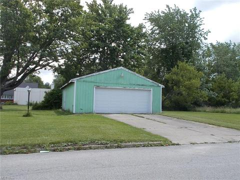 732 W 58th St, Ashtabula, OH 44004 photo 5