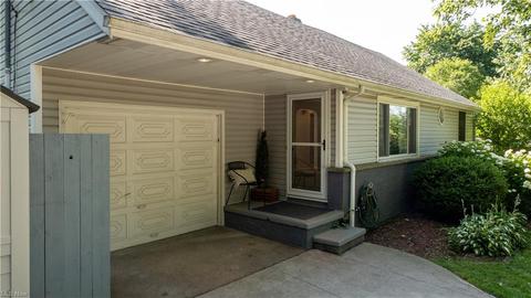 804 Overdale Ave NW, Canton, OH 44708 photo 2