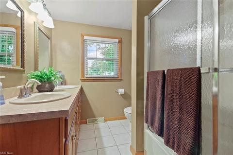 8012 Paulin Dr, Youngstown, OH 44514 photo 17